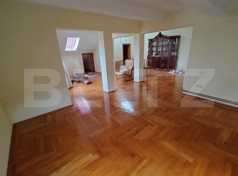Casă individuală cu 4 camere cu Teren 1500 Mp în Malu Mare