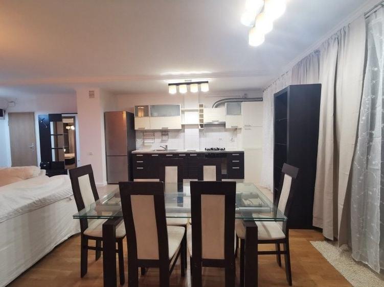 Apartament cu 2 camere decomandat în Parcul Carol
