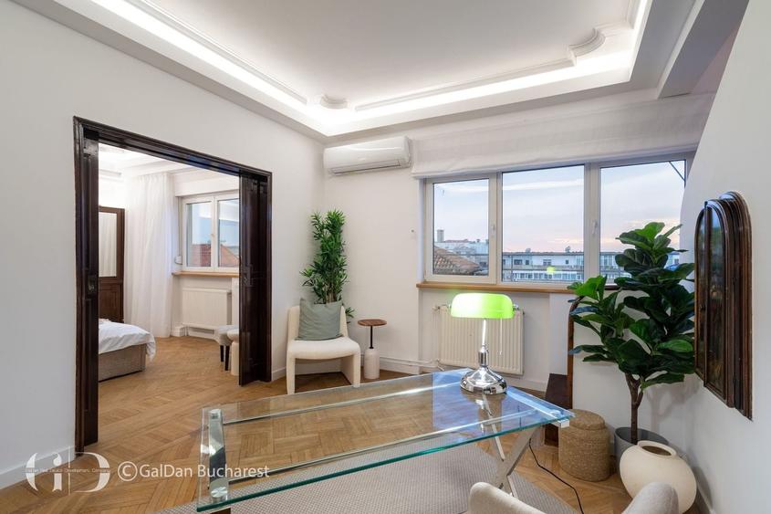 Apartament cu 4 camere în P-ța Universității