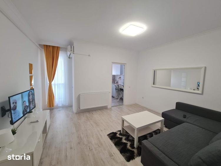 Garsonieră decomandată în Roșu