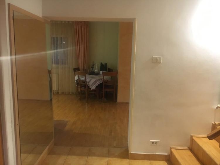 Duplex cu 8 camere cu Canalizare în Prelungirea Ghencea