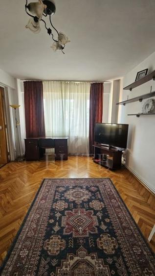 Apartament cu 4 camere decomandat, mobilat în Zorilor