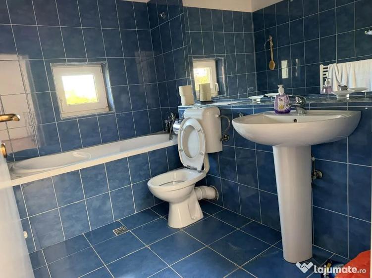 Casă cu 5 camere cu Teren 250 Mp în Central