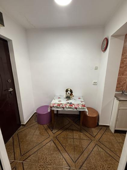 Apartament cu 2 camere semidecomandat în Militari