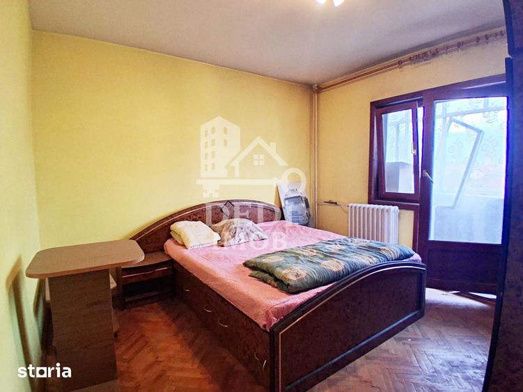 Apartament cu 3 camere decomandat în Orașul Nou
