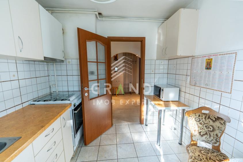 Apartament cu 3 camere semidecomandat, mobilat în Mănăștur