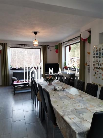 Casă individuală cu 8 camere cu Canalizare în Porumbacu de Jos