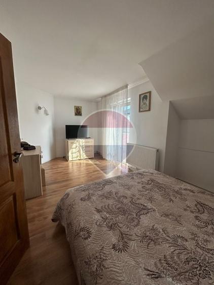 Duplex cu 4 camere cu Teren 500 Mp în Burdujeni