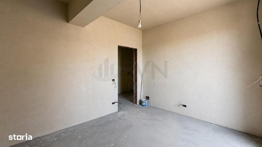 Apartament cu 3 camere semidecomandat în Ștefan cel Mare