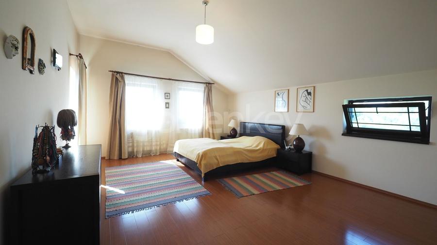 Vila cu 6 camere | gradina atent amenajata | garaj - 13