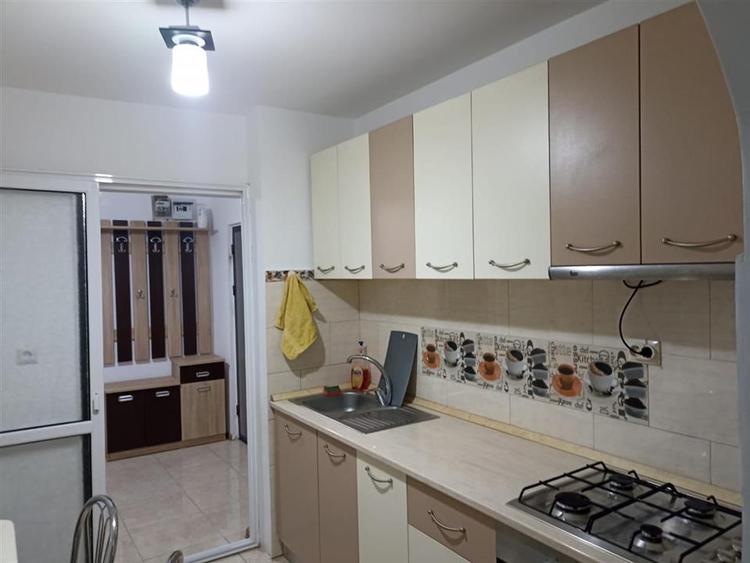 Apartament cu 2 camere decomandat, mobilat în Canta