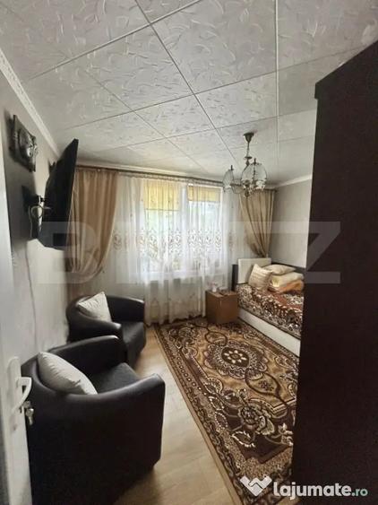 Casă cu 8 camere cu Teren 450 Mp în Central