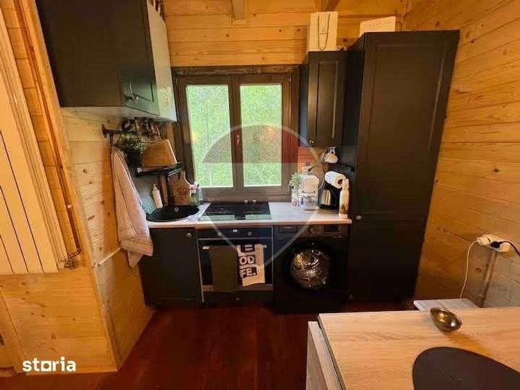 Casă cu 2 camere cu Teren 1500 Mp în Poieni