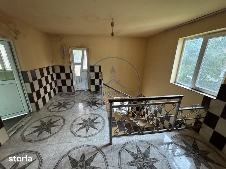 Casă cu 4 camere cu Teren 970 Mp în Central