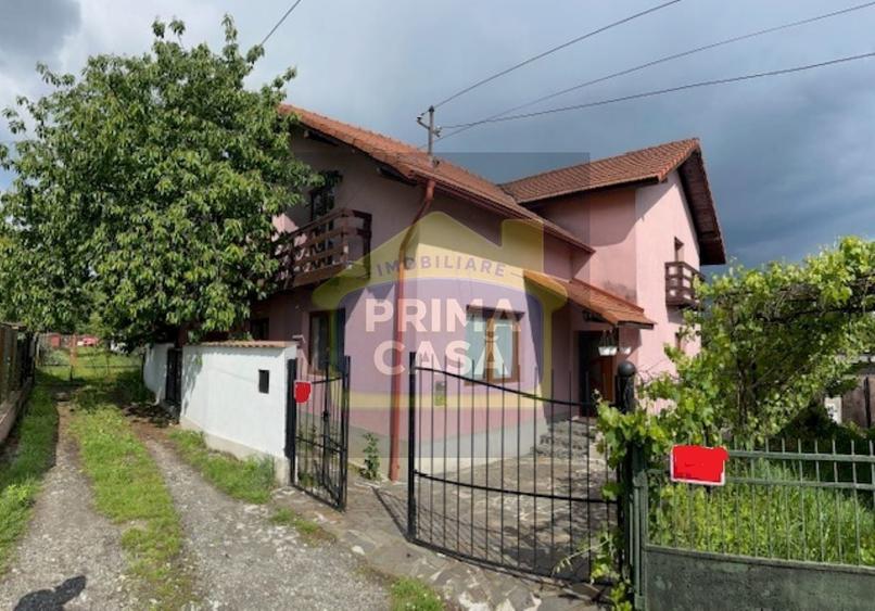 Casă individuală cu 4 camere cu Canalizare în Central