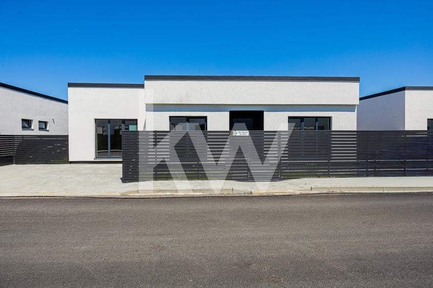 Casă individuală cu 4 camere cu Teren 333 Mp în Exterior Est