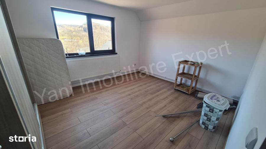 Casă cu 3 camere cu Teren 3582 Mp în Corbi