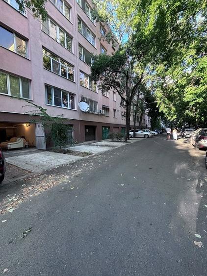 Apartament cu 3 camere decomandat în Drumul Taberei