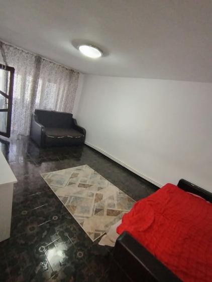 Apartament cu 3 camere decomandat, mobilat în Peco