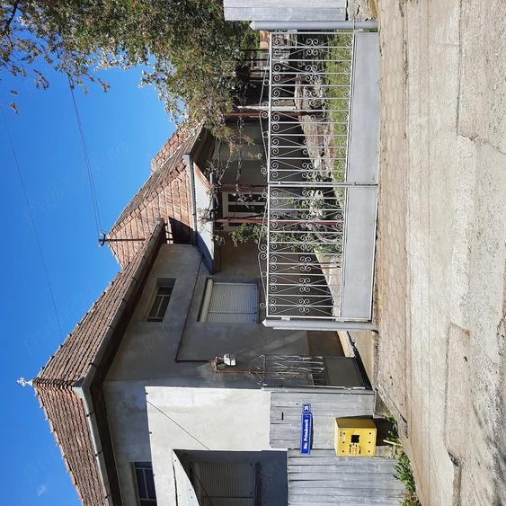 Casă cu 3 camere cu Teren 1350 Mp în Sărmașu