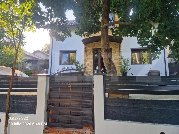 Casă individuală cu 6 camere cu Garaj în Moreni
