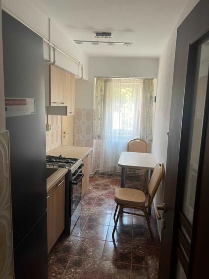 Apartament cu 3 camere semidecomandat în Grigorescu