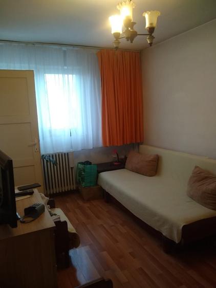Garsonieră decomandată în Rogerius