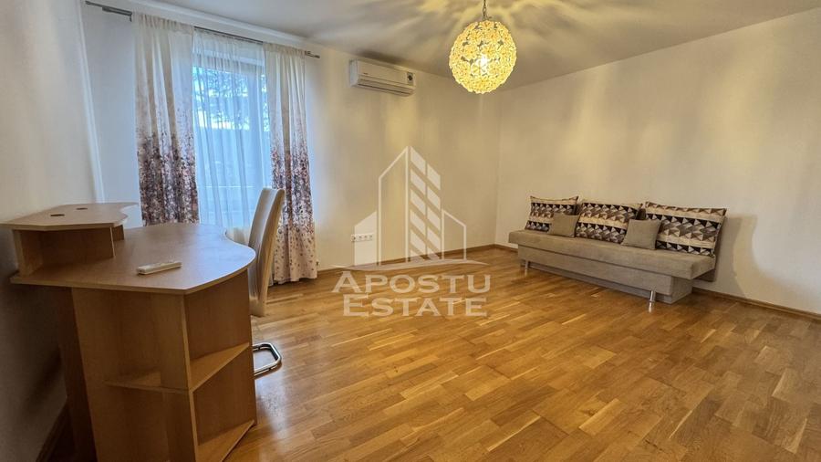 Apartament cu 3 camere decomandat, mobilat în Dumbrăvița