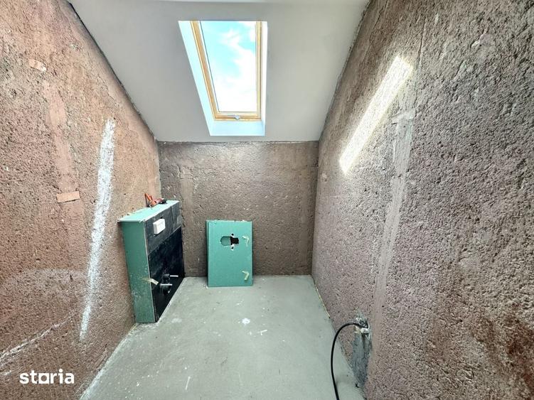 Casă cu 5 camere cu Teren 500 Mp în Holboca