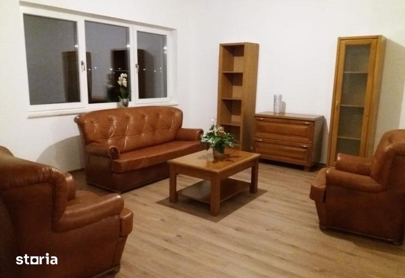 Casă cu 5 camere cu Canalizare în Dumbrăvița