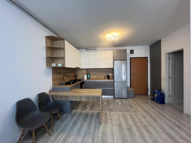 Apartament cu 2 camere semidecomandat în Torontalului