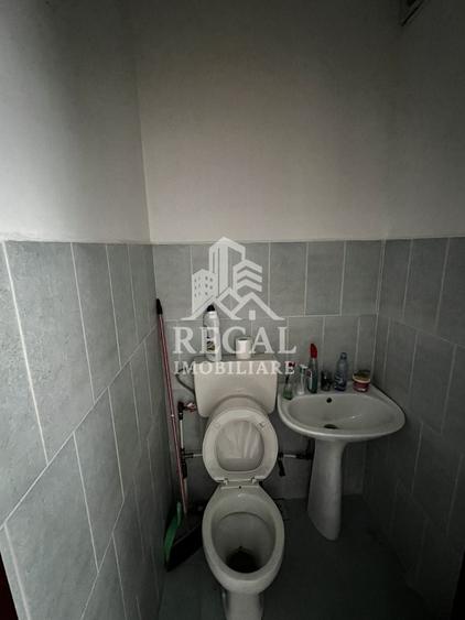 Birou, de 42 mp, în Central