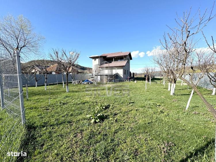 Casă cu 4 camere cu Teren 1000 Mp în Sânpaul