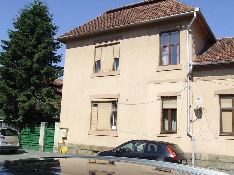 Casă cu 3 camere cu Teren 200 Mp în Central