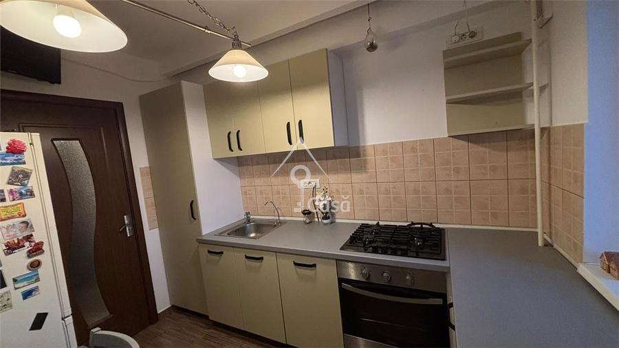 Apartament cu 3 camere decomandat în Apărătorii Patriei