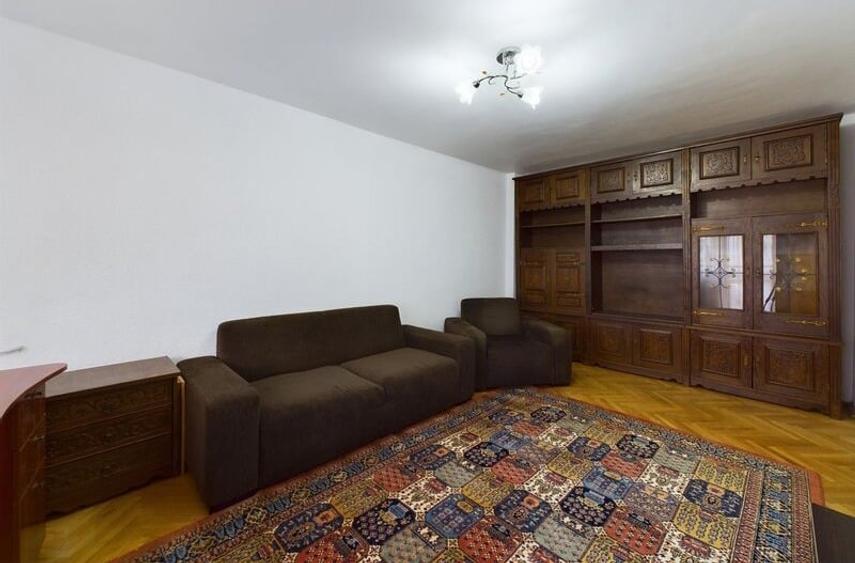 Apartament cu 2 camere decomandat, mobilat în P-ța Muncii