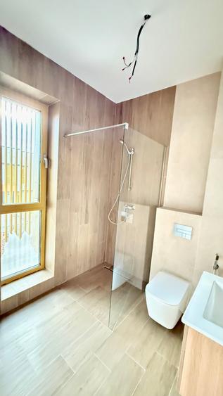 Duplex cu 4 camere cu Canalizare în Pipera