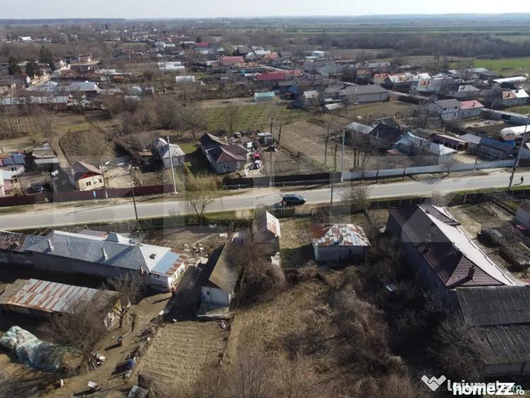 Casă cu 2 camere cu Teren 3800 Mp în Costești