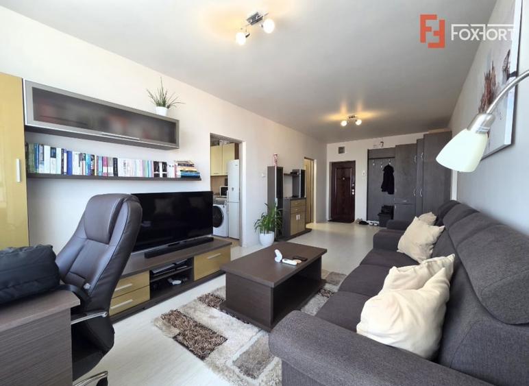 Apartament cu 2 camere semidecomandat, mobilat în Romanilor
