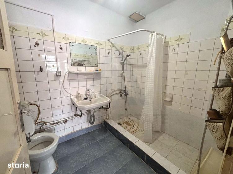 Casă cu 3 camere decomandat cu Teren 133 Mp în Lazaret