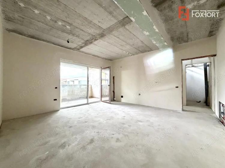 Apartament cu 4 camere decomandat în Dumbrăvița