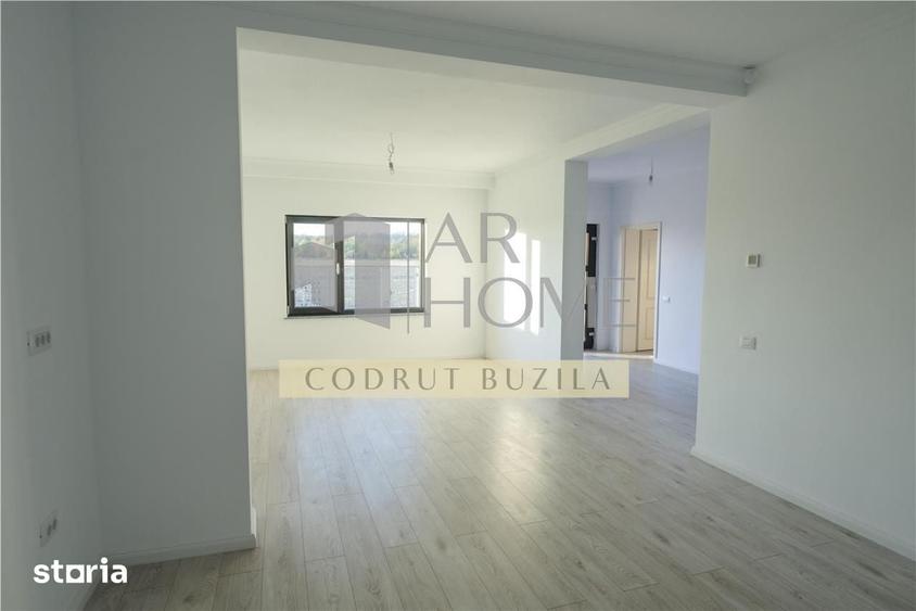 Casă cu 5 camere cu Teren 385 Mp în Târgșoru Vechi