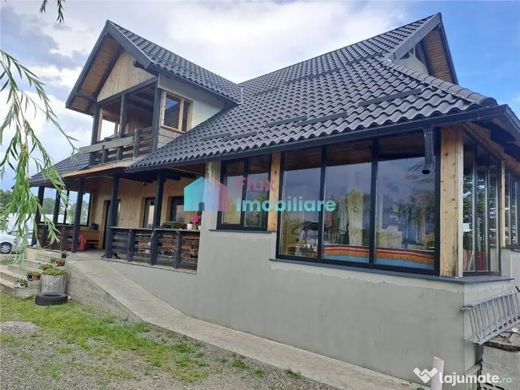 Casă cu 6 camere cu Teren 10000 Mp în Fântâna Mare