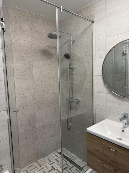 Apartament cu 3 camere decomandat în Drumul Taberei