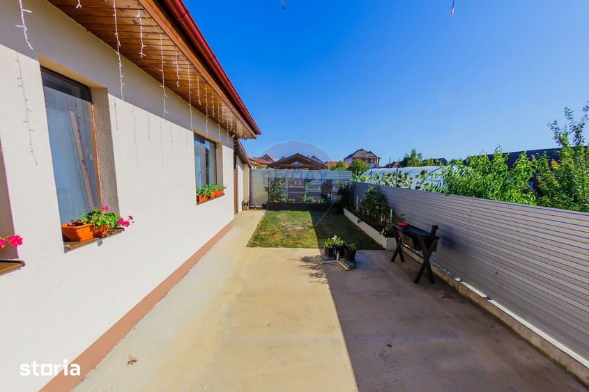 Casă cu 4 camere cu Teren 600 Mp în Recea