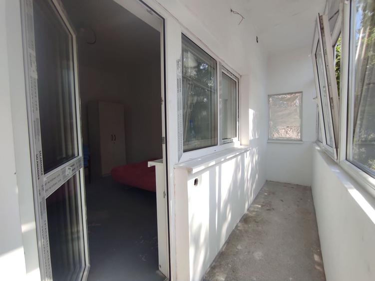 Apartament cu 4 camere decomandat în Calea Călărașilor