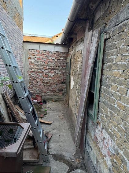 Casă cu Teren 52 Mp în Muncitoresc