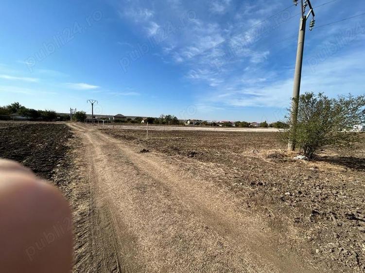 Teren de 2500 mp, în Valu lui Traian