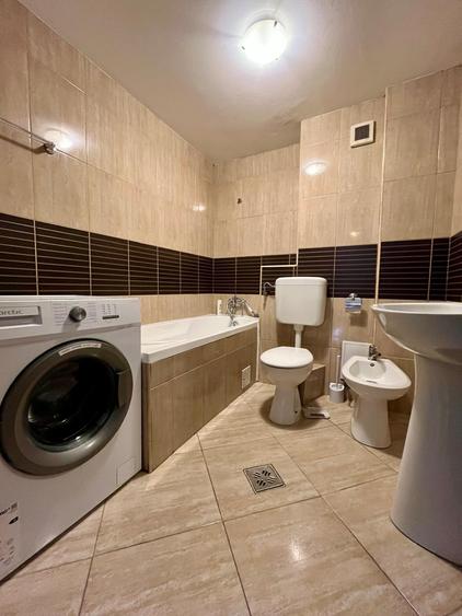 Apartament cu 3 camere, mobilat în Central