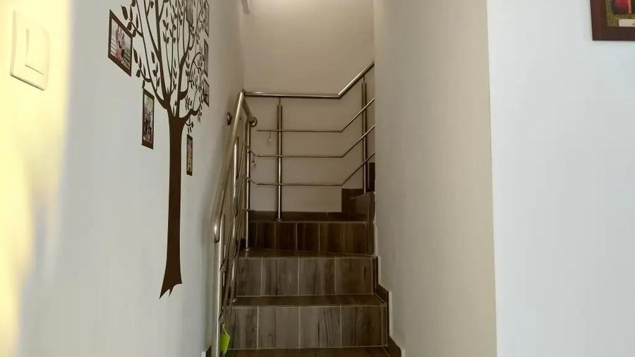 Casă cu 3 camere în Central